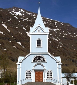 Seydisfjördur-Kirche
